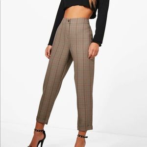 💼 Boohoo Plaid Pants 💼